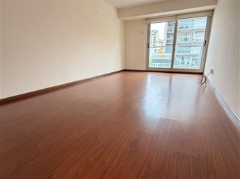Apartamento en alquiler, 2 dormitorios, 2 baños, cochera, Pocitos. PEYROU