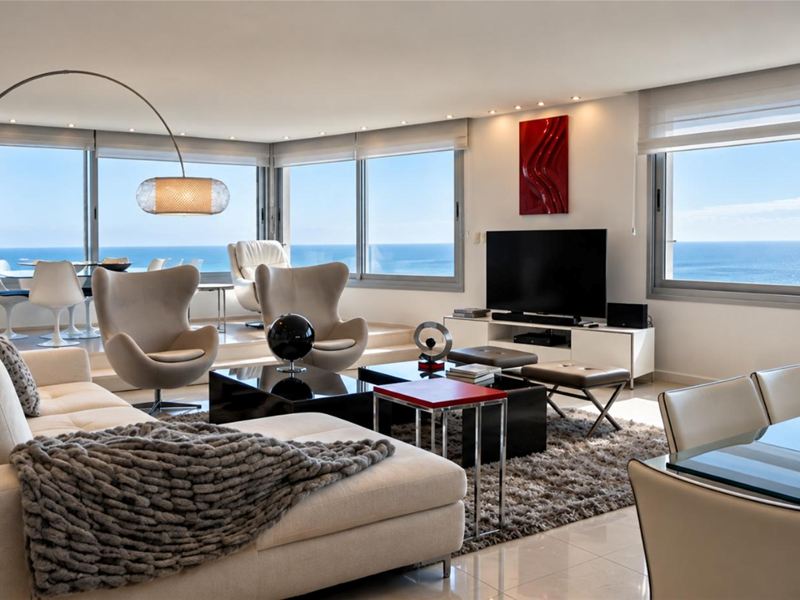 APARTAMENTO ALQUILER TEMPORAL PLAYA BRAVA PRIMERA LINEA 3 DORMITORIOS EN SUITE VISTA AL MAR - foto 2