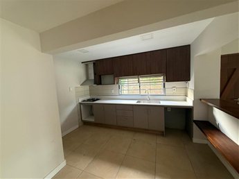 VENTA Casa reciclada de 3 dormitorios, 2 baños y piscina en Carrasco Norte - foto 6