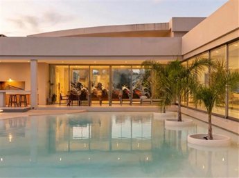 Se vende casa de 4 dormitorios en Viñedos de la Tahona