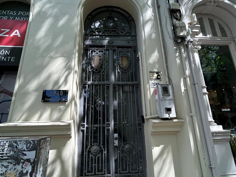 Alquiler casa de altos en Proa Constituyente Blanes y Maldonado 9 ambientes todos al frente - foto 2