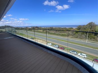 Alquiler Apartamento en Costanera VIllage de 2 dormitorios y garaje frente al Mar.