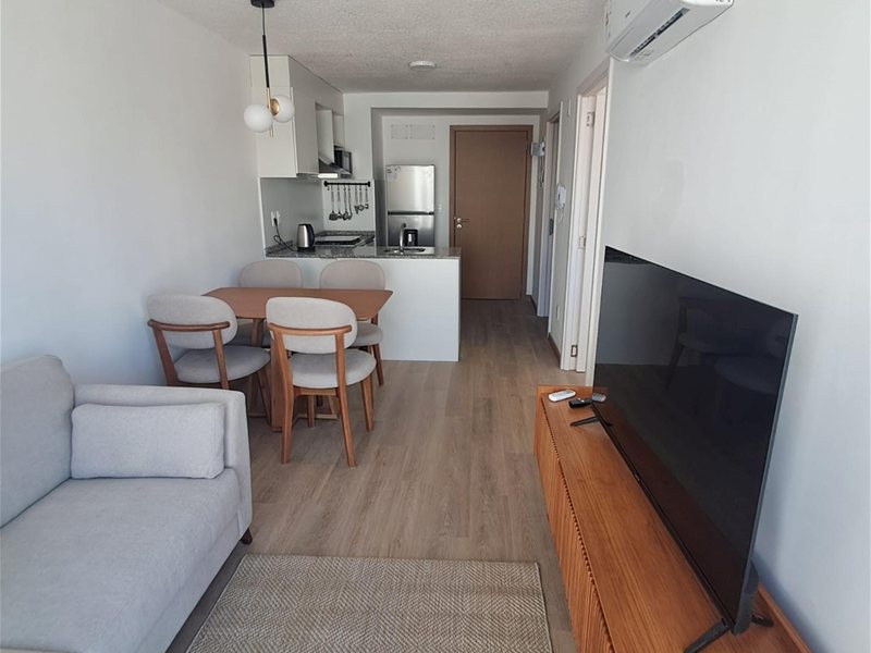 Venta apartamento amueblado con cochera en Tres Cruces - foto 4