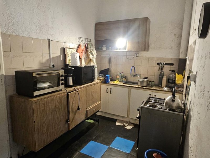 VENTA APARTAMENTO EN PLANTA BAJA 2 DORMITORIOS CON PATIO EN  LA COMERCIAL – IDEAL INVERSIÓN - foto 3