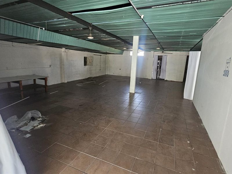 GRAN LOCAL  EN VENTA EN PARQUE DEL PLATA A PASOS DE LA RAMBLA. - foto 3