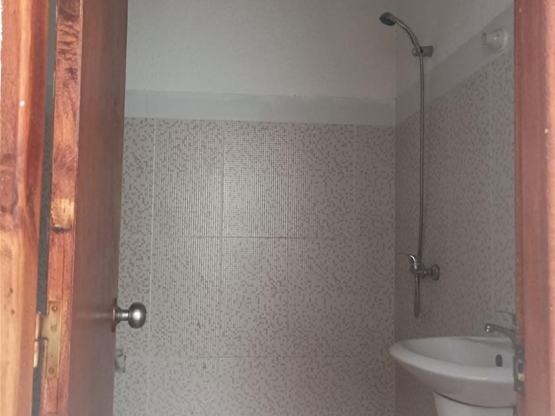 Alquiler Apartamento 2 Dormitorios, pequeño patio con parrillero en Maroñas - foto 2