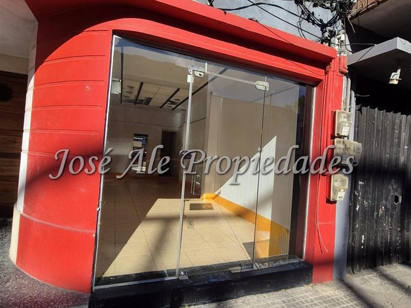 EN ALQUILER LOCAL COMERCIAL CÉNTRICO SOBRE UNA DE LAS AV PRINCIPALES DE COLONIA. - foto 2