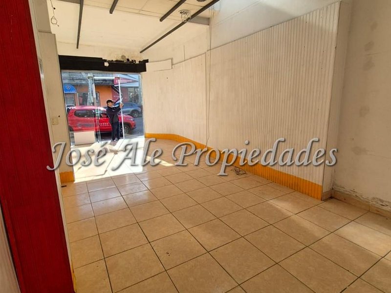 EN ALQUILER LOCAL COMERCIAL CÉNTRICO SOBRE UNA DE LAS AV PRINCIPALES DE COLONIA. - foto 3