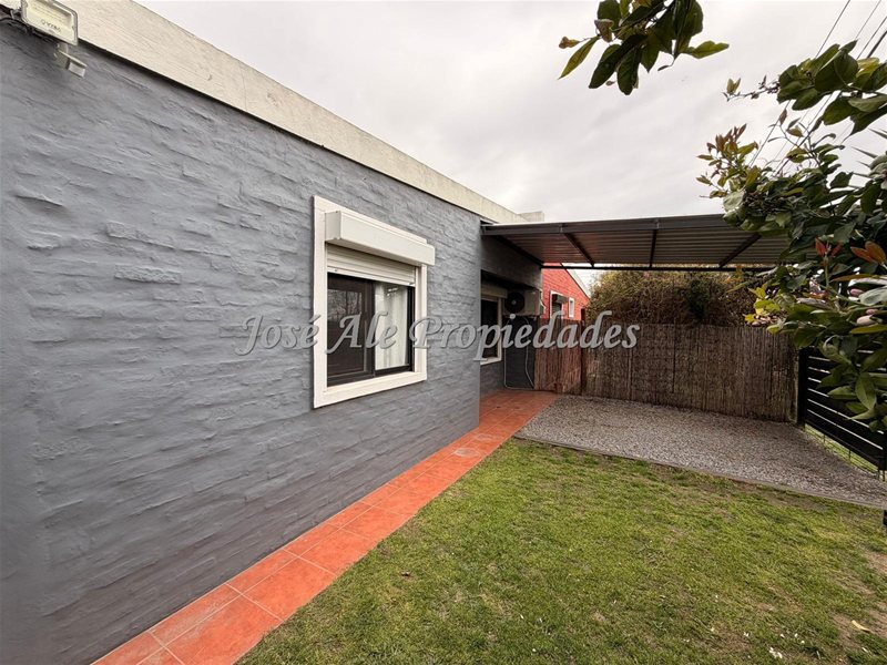 EN VENTA CASA DE 2 DORMITORIOS UBICADA EN EL REAL DE SAN CARLOS, COLONIA - foto 3