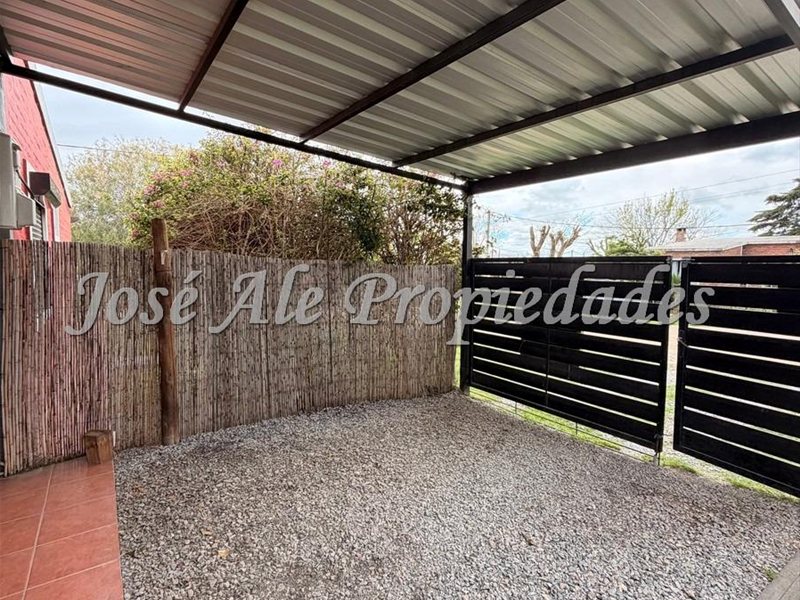 EN VENTA CASA DE 2 DORMITORIOS UBICADA EN EL REAL DE SAN CARLOS, COLONIA - foto 4