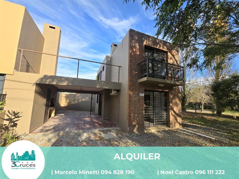 ALQUILER!! GRAN CASA ESQUINA DE 4 DORM Y 3 BAÑOS! PARRILLERO Y AMPLIO FRENTE JARDIN! ACCESO PARA VARIOS VEHICULOS! ATLANTIDA! - foto 1