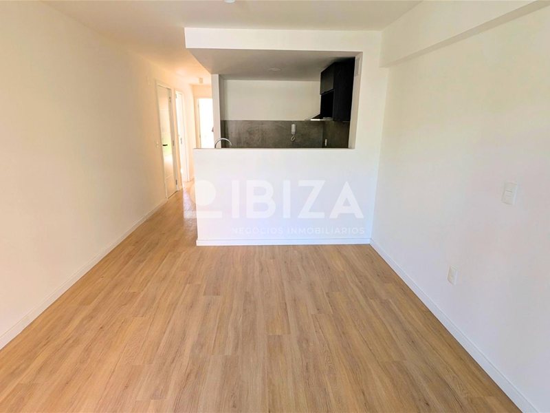 Apartamento Malvín, a estrenar, 2 dormitorios, terraza, patio con parrillero y garage - foto 4