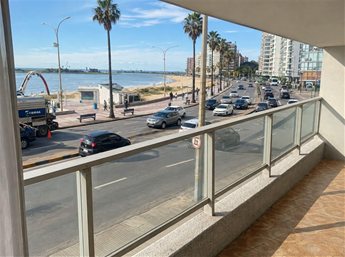Venta Apartamento Pocitos RAMBLA 3 Dormitorios 3 Baños Garaje 2