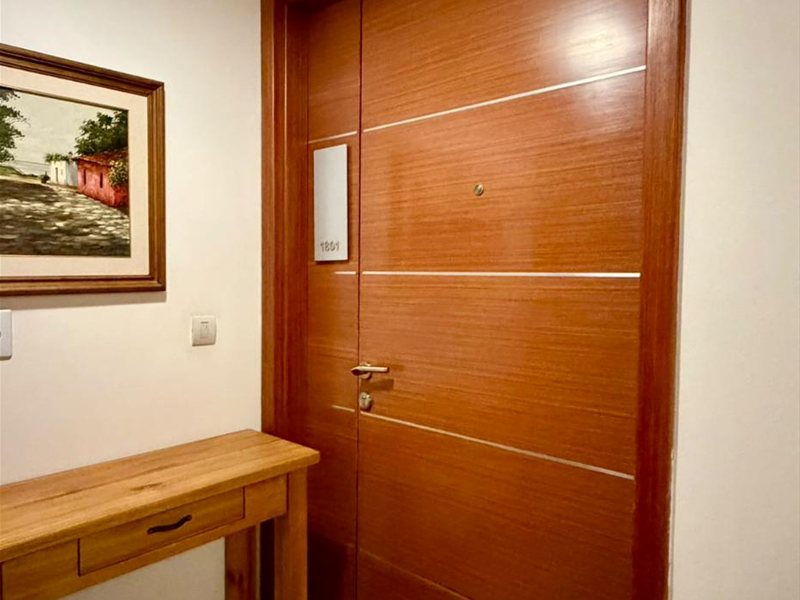 Diamantis Plaza | Piso 18 con vista al mar, 3 dorm., parrillero y 2 garajes - foto 3