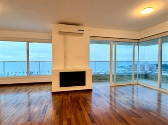 Diamantis Plaza | Piso 18 con vista al mar, 3 dorm., parrillero y 2 garajes
