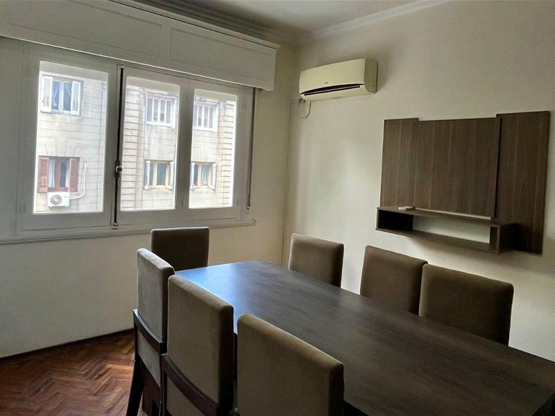 Apartamento Luminoso de 1 Dormitorio al Frente con Balcón – Centro - foto 1