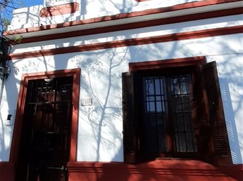 Casa en Buceo, 2 Dormitorios, azotea transitable.