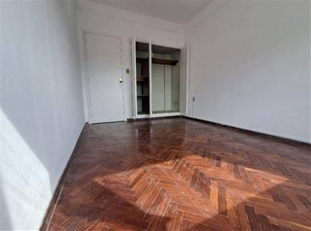 Apartamento en la Comercial a pasos de Br Artigas, Garibaldi y Amezaga - foto 4
