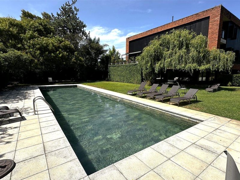Venta apartamento con renta Carrasco 2 dorm, 2 baños, garage - foto 1