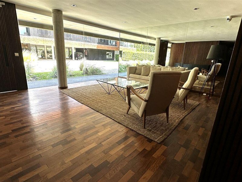 Venta apartamento con renta Carrasco 2 dorm, 2 baños, garage - foto 2