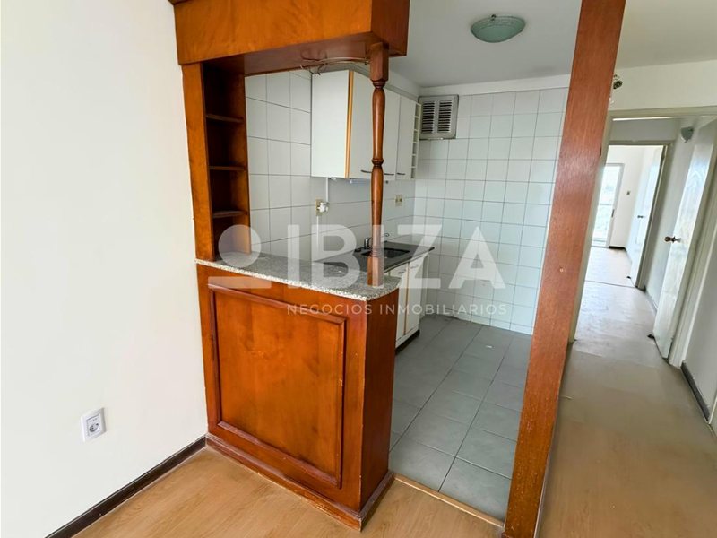 Venta apartamento Pocitos, 1 dormitorio, terraza y garage - foto 3
