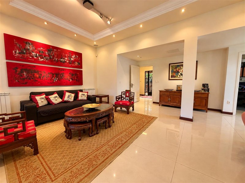Casa En Venta De 4 Dormitorios Con Gran Jardín, Piscina Y Barbacoa - foto 3