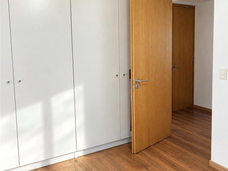 Alquiler Apartamento Punta Carretas 2 dormitorios, garage para 2 autos, a mts de Rambla - foto 3