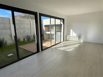 Casa en venta sobre la calle Juan Pedro Beranger frente al Anglo School - foto 5