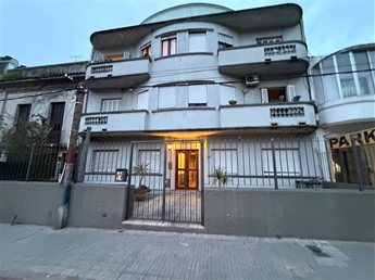 Se vende Apto en La Blanqueada 3 dormitorios y 2 baños, balcón al frente y terraza contrafrente.