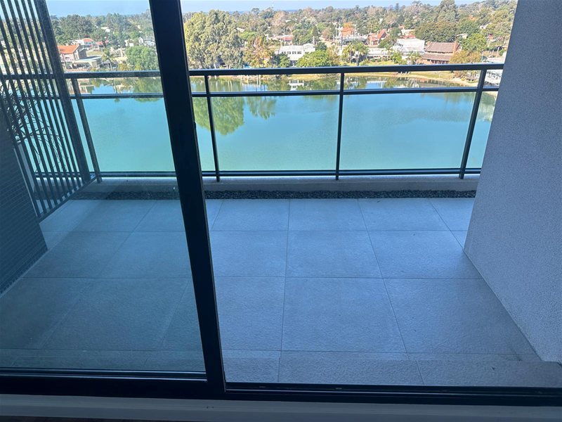LAGOS DE CARRASCO INTERLAGOS Pre Venta Apartamento 1 Dormitorio, vistas al lago, amplias terrazas, muy luminoso, AMENITIES: Barbacoa, Parrillero, Beneficios fiscales, Entrega Diciembre 2026 - foto 2