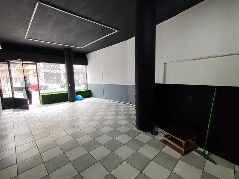 ALQUILER Local comercial de 88m2 en Centro - foto 3