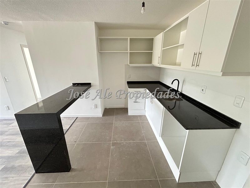 EN VENTA APARTAMENTO DE 2 DORMITORIOS EN PLANTA BAJA UBICADO EN EDIFICIO SOBRE LA RAMBLA DE COLONIA. - foto 3