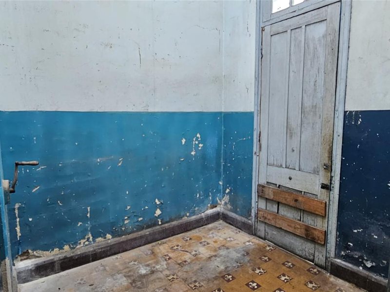 Venta de local  con otro ambiente en Buceo, baño y kitchenette para reciclar - foto 2