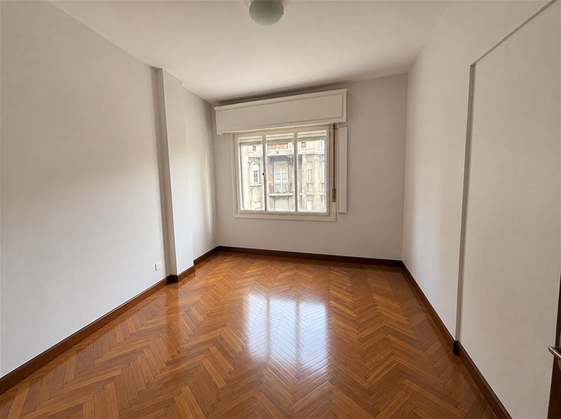 ALQUILER Apartamento 4 dormitorios 3 baños en Centro - foto 3