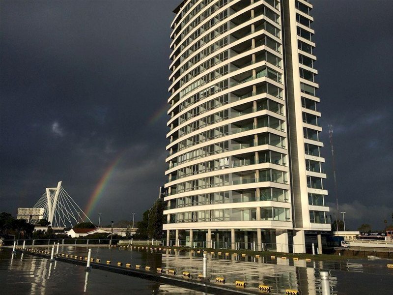 TORRE FAROS DE CARRASCO edificio con servicios hotel 5 estrellas, se ofrece para la vida actual vivienda u oficina/consultorio desde U$S 248.000 visítela - foto 1
