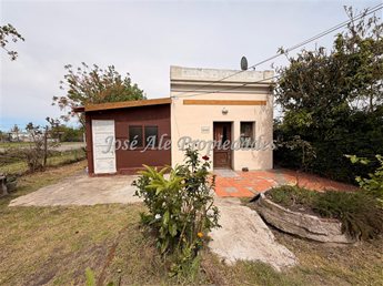 EN ALQUIELR CASA DE 2 DORMITORIOS UBICADA PROXIMA A FERNANDO J CARBARLLO, COLONIA. - foto 5