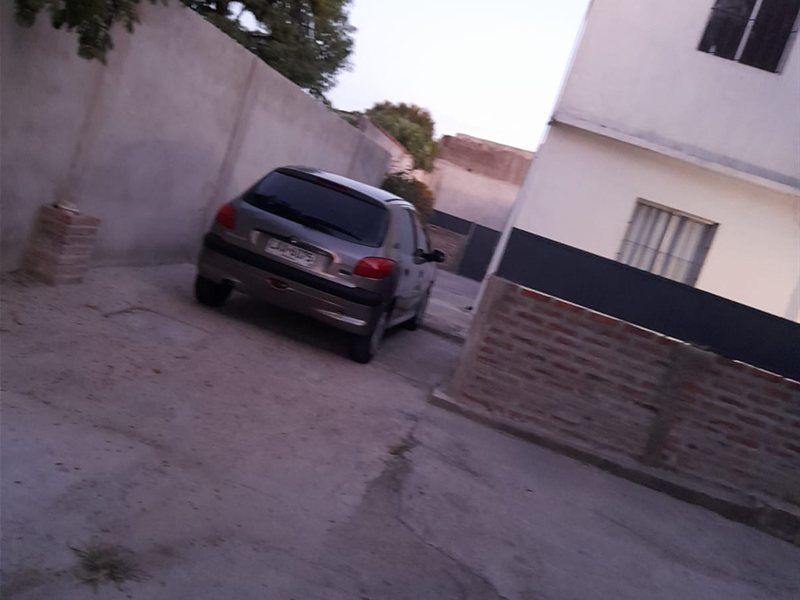 Se Alquila por LUC apto de un dormitorio en Villa Española - foto 2