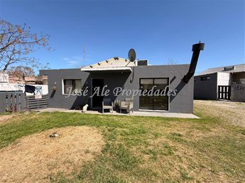 EN VENTA APARTAMENTO DE 2 DORM UBICADO A METROS DE LA PLAZA DE TOROS, COLONIA.