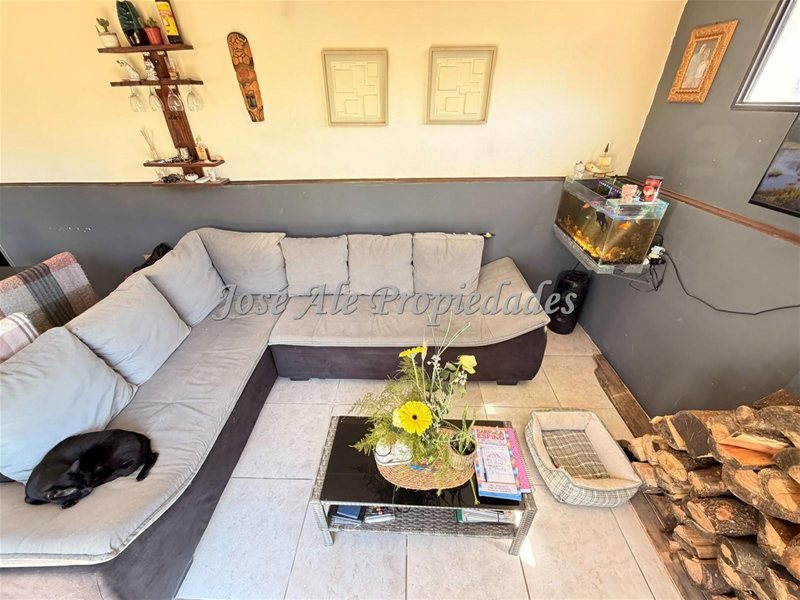 EN VENTA APARTAMENTO DE 2 DORM UBICADO A METROS DE LA PLAZA DE TOROS, COLONIA. - foto 2