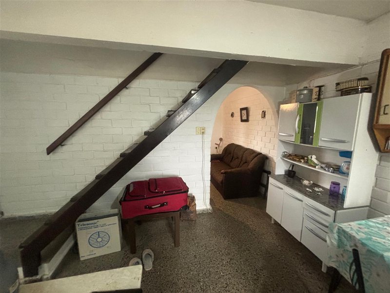 Apartamento duplex en venta en Complejo 12 de Octubre en Lezica. - foto 1