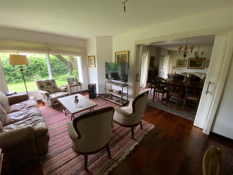 Venta apartamento Carrasco sur de 3 dormitorios con estar parrillero jardin propio y 2 garages independientes - foto 2