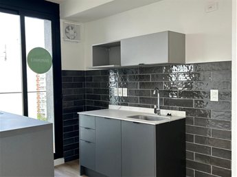 Alquiler apartamento de 2 dormitorios en Tres Cruces, con garaje incluído en el precio, electrodomésticos.