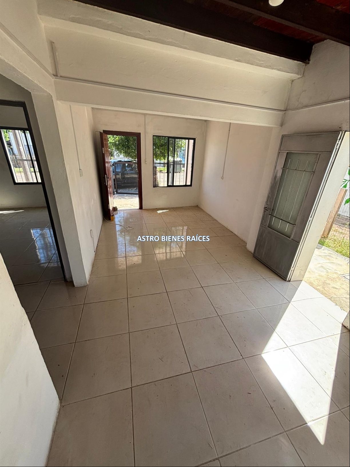CASA DOS DORMITORIOS EN ALQUILER · Foto 2