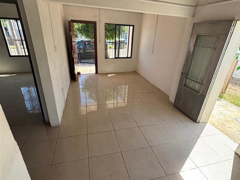 CASA DOS DORMITORIOS EN ALQUILER - foto 2