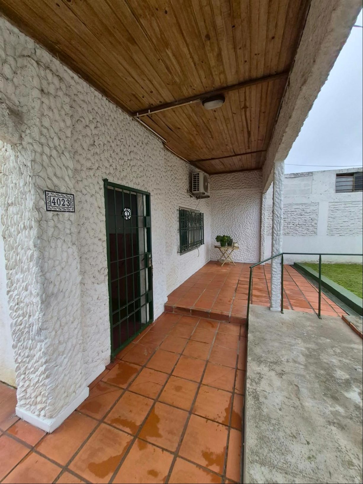 Se alquila casa de dos dormitorios y patio en Malvin · Foto 4