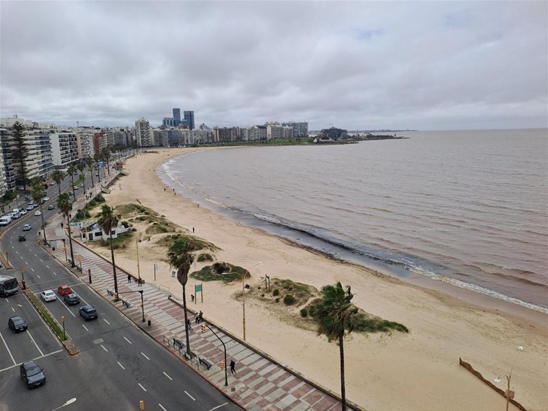 apartamento en rambla Pocitos 3 dormitorios servicio garaje terrazas - foto 1