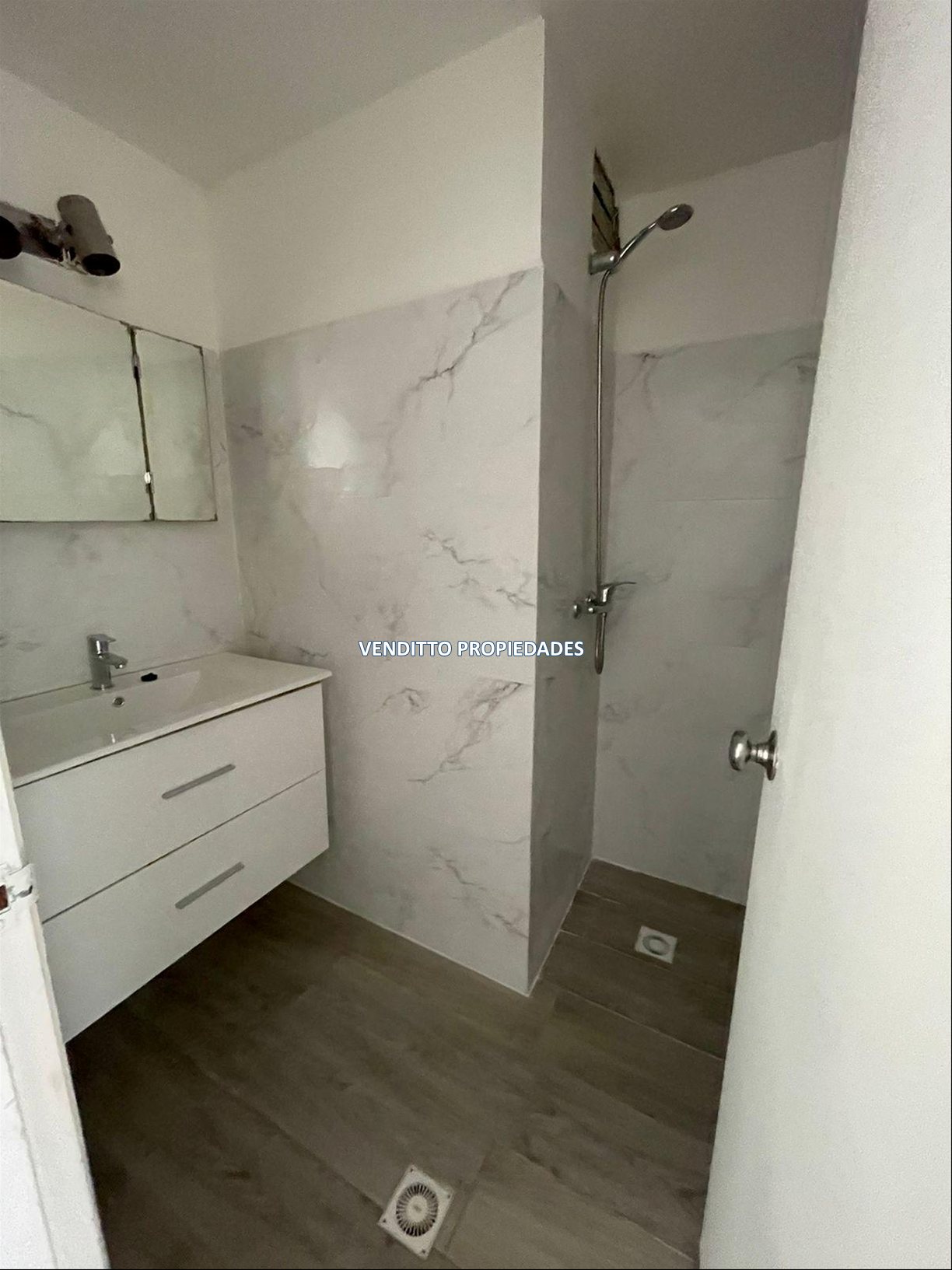 Apartamento en Alquiler 2 Dormitorios en Avenida del Libertador · Photo 8