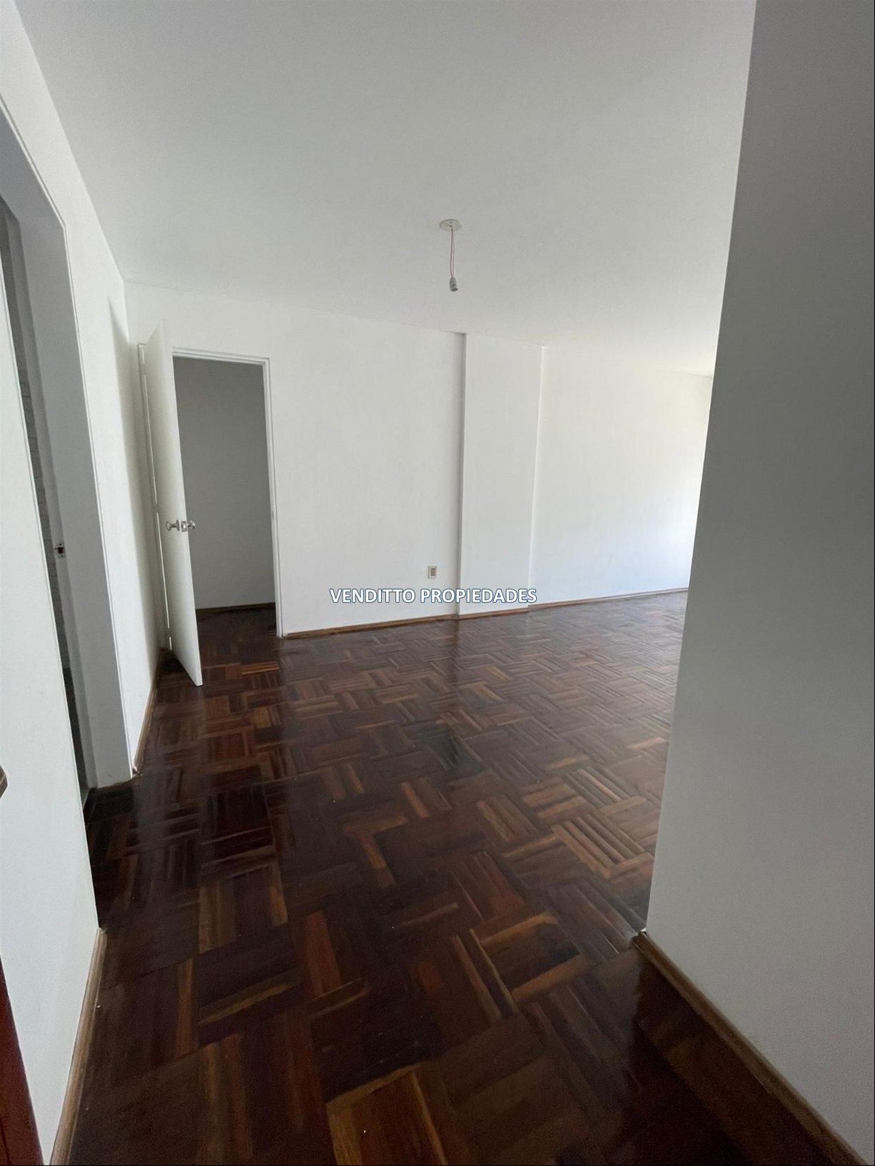 Apartamento en Alquiler 2 Dormitorios en Avenida del Libertador · Photo 2