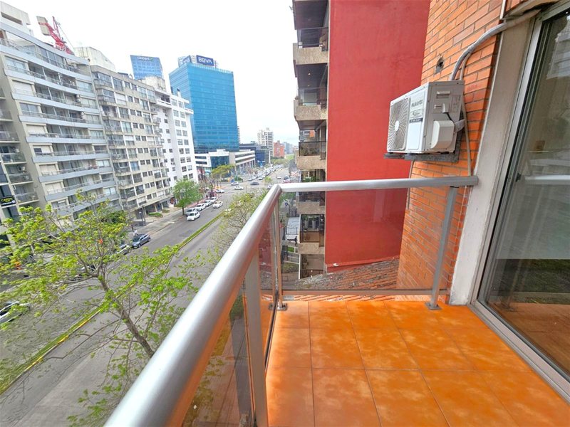 ALQUILER APARTAMENTO MONOAMBIENTE CON TERRAZA -POCITOS NUEVO - - foto 2
