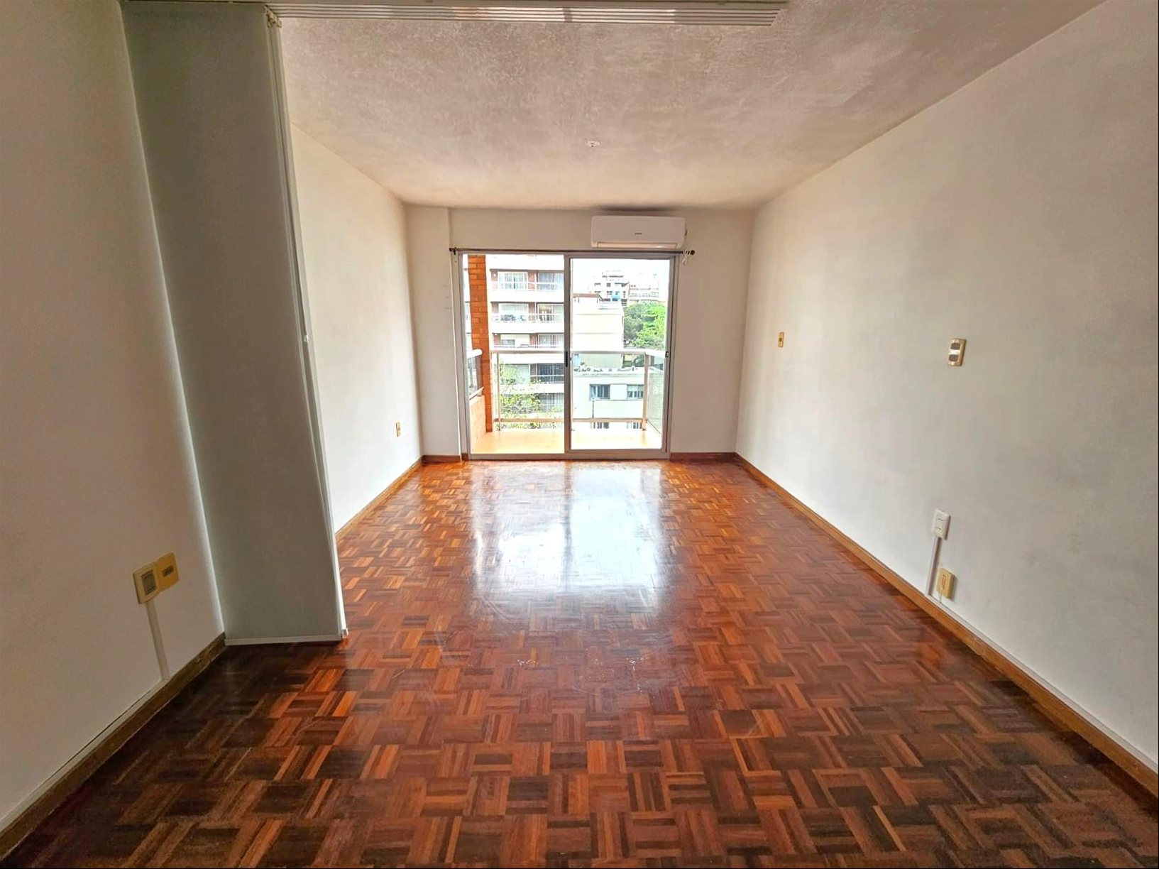 ALQUILER APARTAMENTO MONOAMBIENTE CON TERRAZA -POCITOS NUEVO - · Foto 5